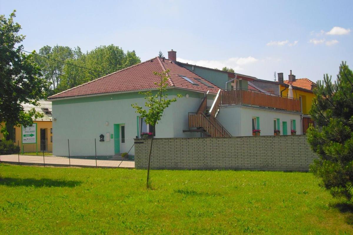 Penzion U Balcarky Ostrov u Macochy ภายนอก รูปภาพ